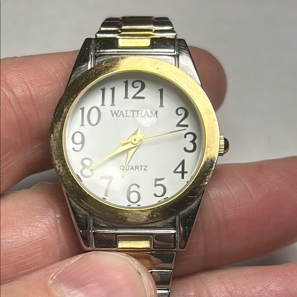 Ladies Waltham Quartz Watch - gold and silver tones - Picture 6 of 12